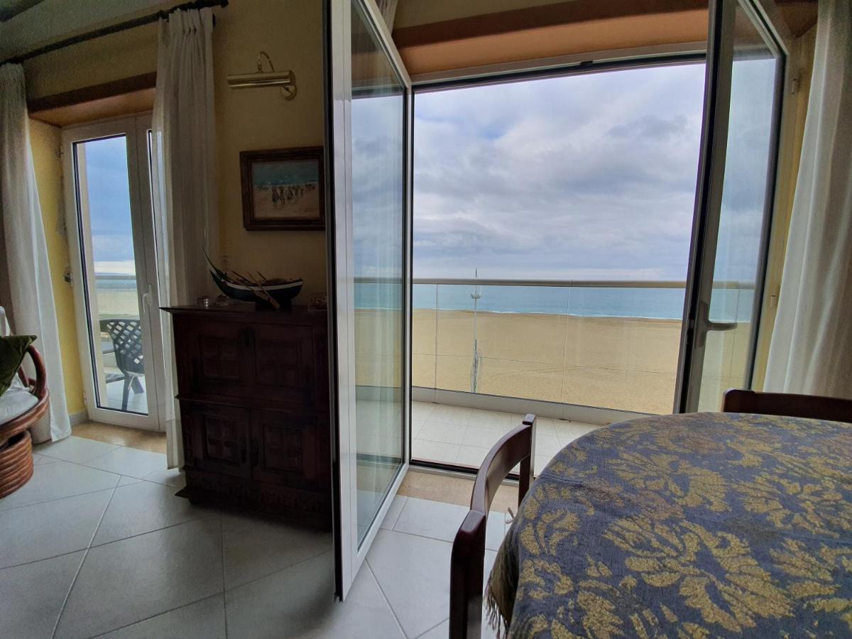 Nazare Apartamento Em Frente Ao Mar エクステリア 写真